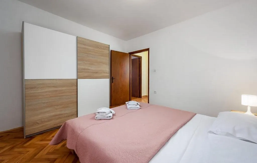 Σπίτι διακοπών Holiday House Karla Valentina Skropeti